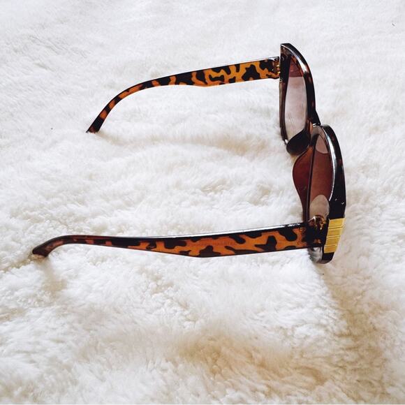 Rosy Tortoise Brown Cat Eye Oversized Sunglasses - Picture 9 of 11